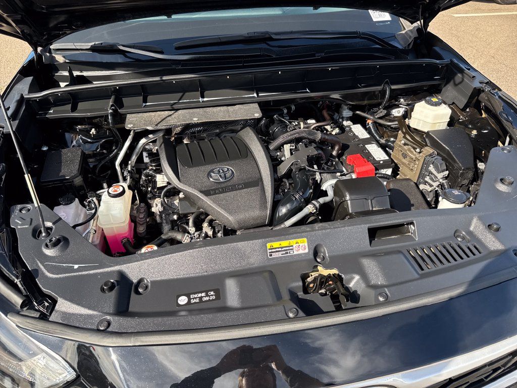 Used 2023 Toyota Highlander XLE AWD/4WD image 49