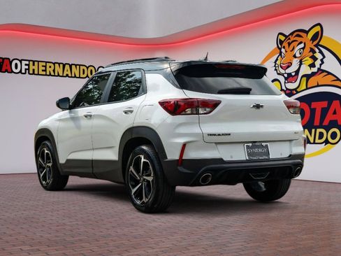 Used 2021 Chevrolet TrailBlazer RS w/ Sun and Liftgate Package FWD image 8