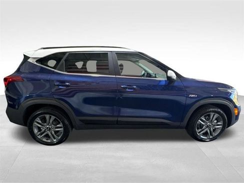 Used 2021 Kia Seltos S AWD/4WD image 4