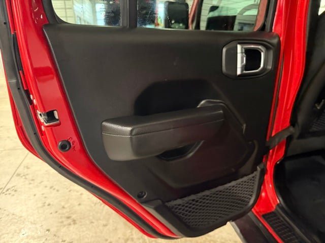 Used 2024 Jeep Wrangler Unlimited Rubicon 4xe w/ Technology Group AWD/4WD image 39