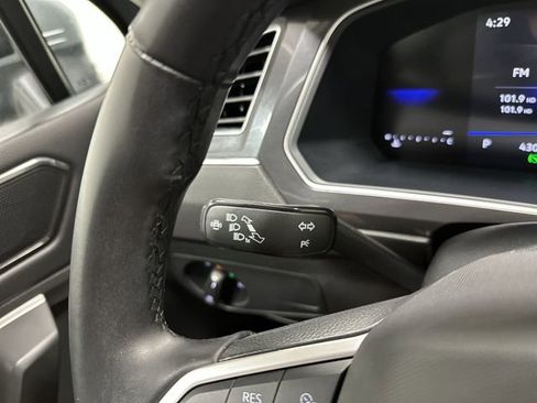 Used 2024 Volkswagen Tiguan SE FWD image 19