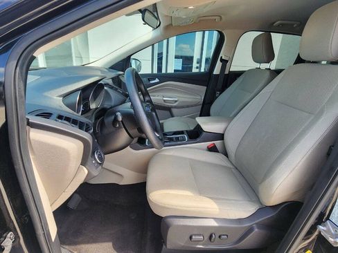 Used 2019 Ford Escape SE FWD image 10