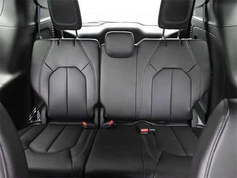 New 2026 Chrysler Pacifica Select image 18
