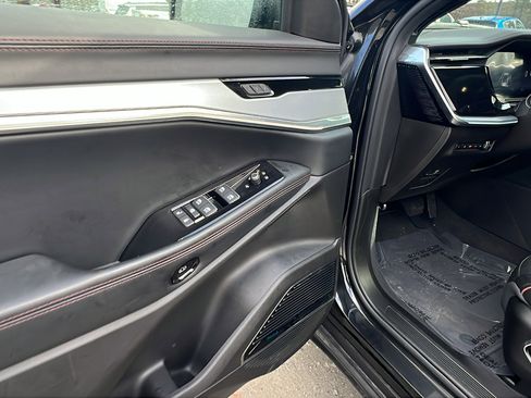 Used 2024 Jeep Wagoneer Launch Edition image 15