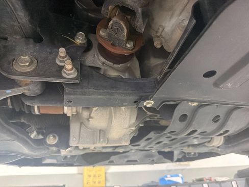 Used 2019 Nissan Titan SV AWD/4WD image 29