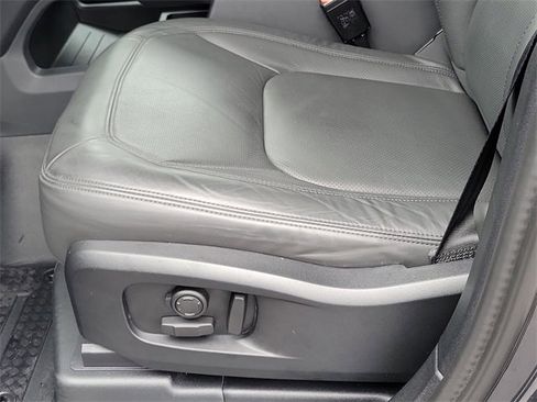 Used 2024 Land Rover Defender 110 Carpathian Edition image 15