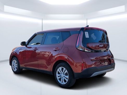 Used 2023 Kia Soul LX image 5