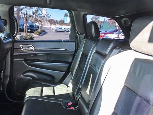 Used 2018 Jeep Grand Cherokee Altitude image 24