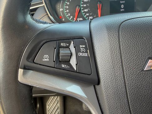 Used 2018 Chevrolet Trax LT w/ LT Convenience Package image 13