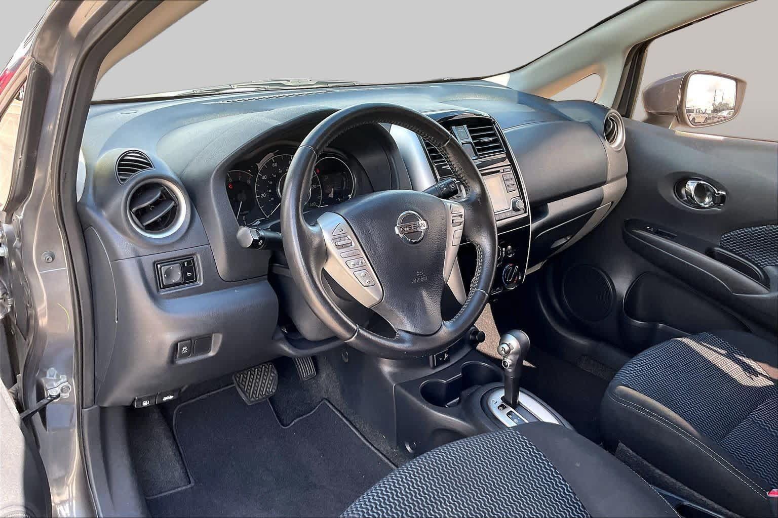 Used 2017 Nissan Versa Note SV FWD image 14