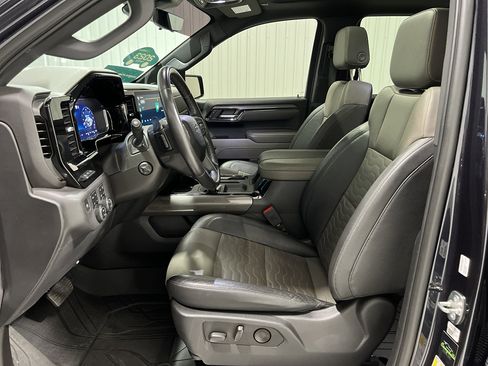 Used 2023 Chevrolet Silverado 1500 ZR2 w/ Technology Package image 17