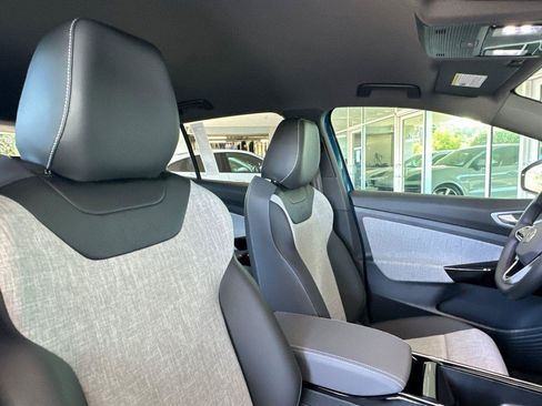 New 2025 Volkswagen ID.4 Pro image 16