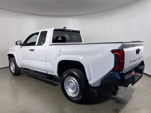 Used 2025 Toyota Tacoma SR image 5