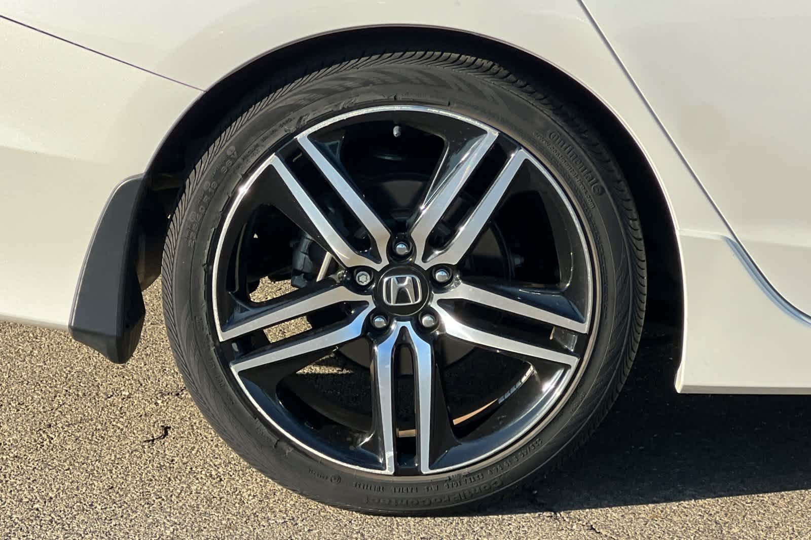 Used 2017 Honda Accord Touring image 20