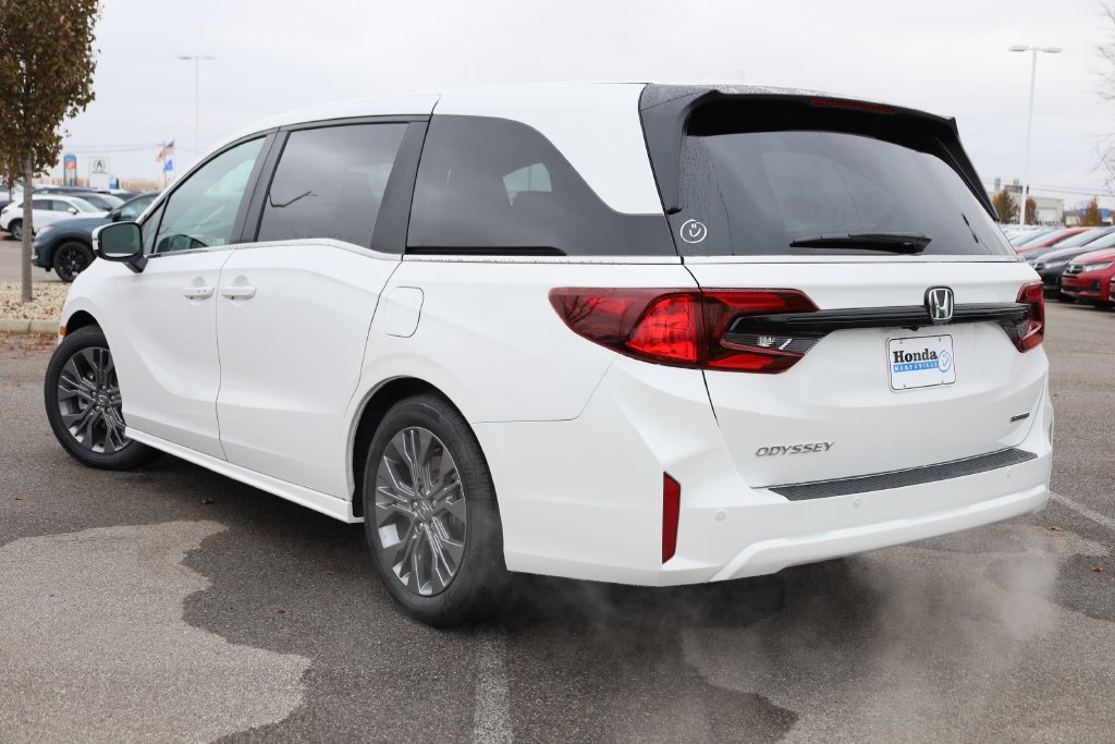 New 2027 Honda Odyssey Touring image 4