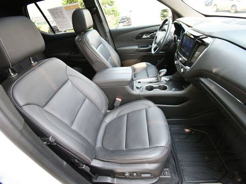 Used 2023 Chevrolet Traverse RS AWD/4WD image 20