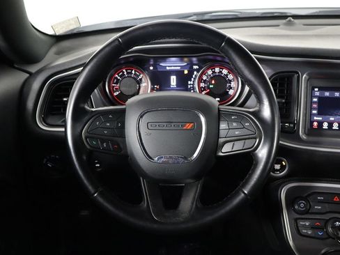 Used 2021 Dodge Challenger SXT RWD image 7
