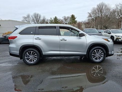 Used 2019 Toyota Highlander XLE image 7