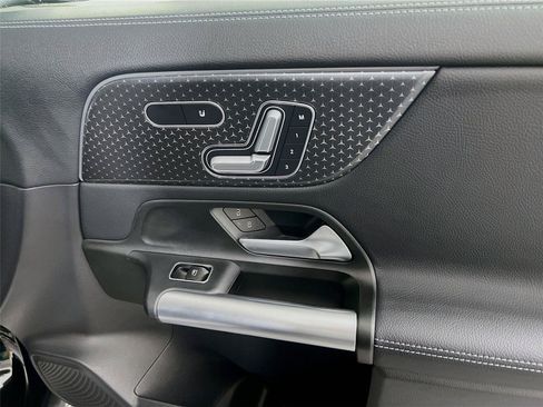 Certified 2024 Mercedes-Benz GLA 250 4MATIC image 29