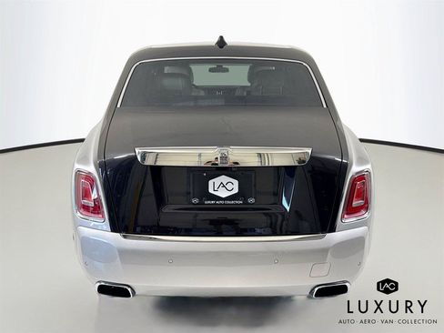 Used 2023 Rolls-Royce Phantom Sedan RWD image 7