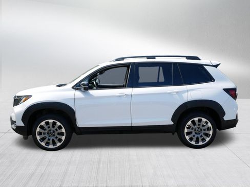 Certified 2025 Honda Passport Black Edition image 4
