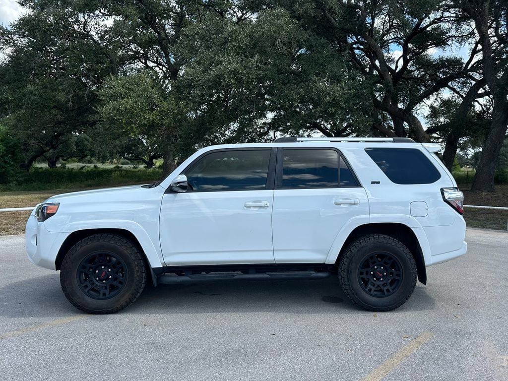 Used 2021 Toyota 4Runner SR5 Premium w/ Moonroof Package RWD image 8