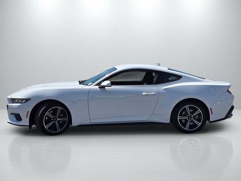 Used 2025 Ford Mustang Coupe RWD image 7