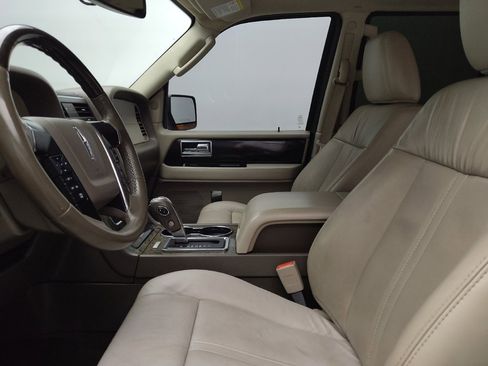 Used 2016 Lincoln Navigator Select image 17