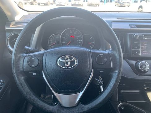 Used 2016 Toyota RAV4 LE AWD/4WD image 8
