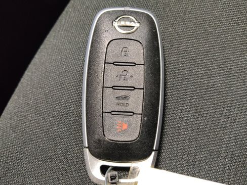 Used 2025 Nissan Versa SV FWD image 32