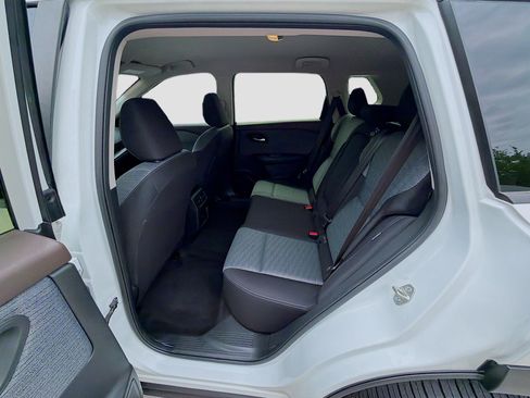 Used 2023 Nissan Rogue SV FWD image 21
