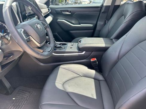 Certified 2026 Toyota Highlander XLE AWD/4WD image 11