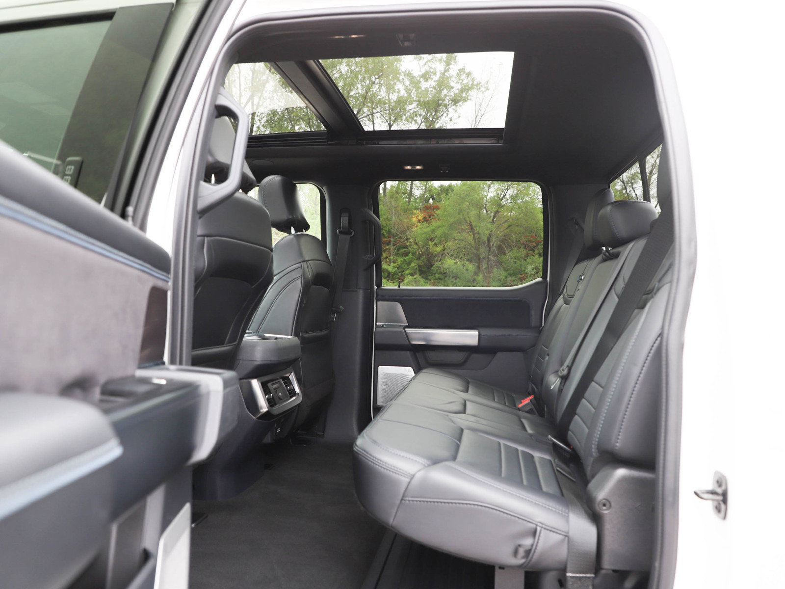 Used 2026 Ford F350 Platinum AWD/4WD image 18