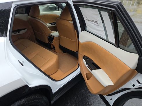 New 2026 Lexus RZ 350e image 17