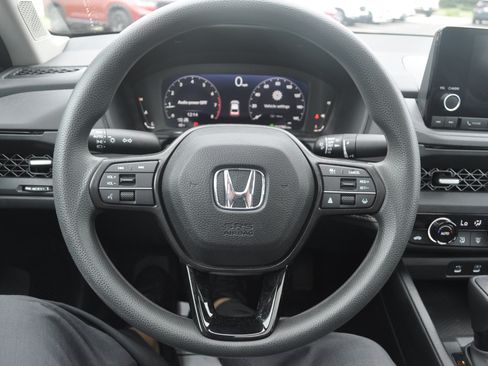 Certified 2023 Honda Accord EX image 18