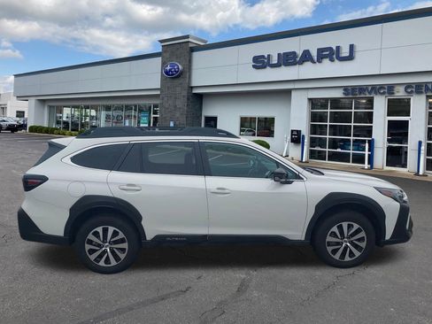 Used 2025 Subaru Outback Premium AWD/4WD image 8
