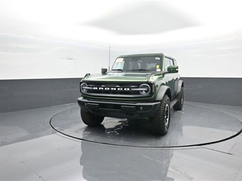 Certified 2022 Ford Bronco Outer Banks w/ Sasquatch Package image 3