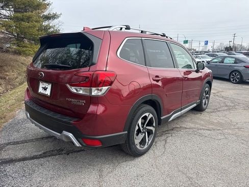 Used 2023 Subaru Forester Touring image 2