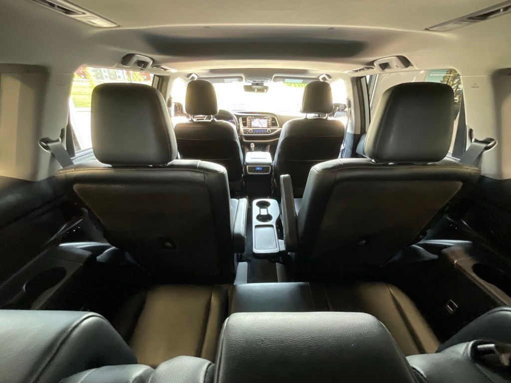 Used 2019 Toyota Highlander Limited AWD/4WD image 25
