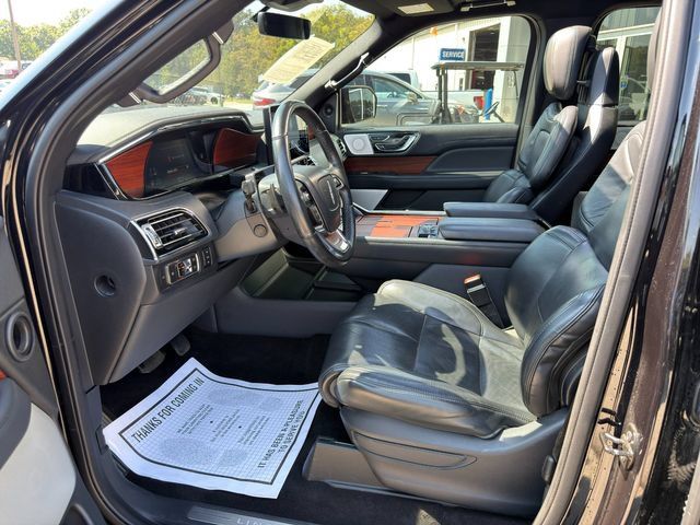 Used 2022 Lincoln Navigator Reserve AWD/4WD image 15