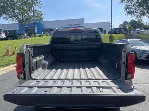 Used 2024 Chevrolet Colorado ZR2 w/ ZR2 Convenience Package III AWD/4WD image 8