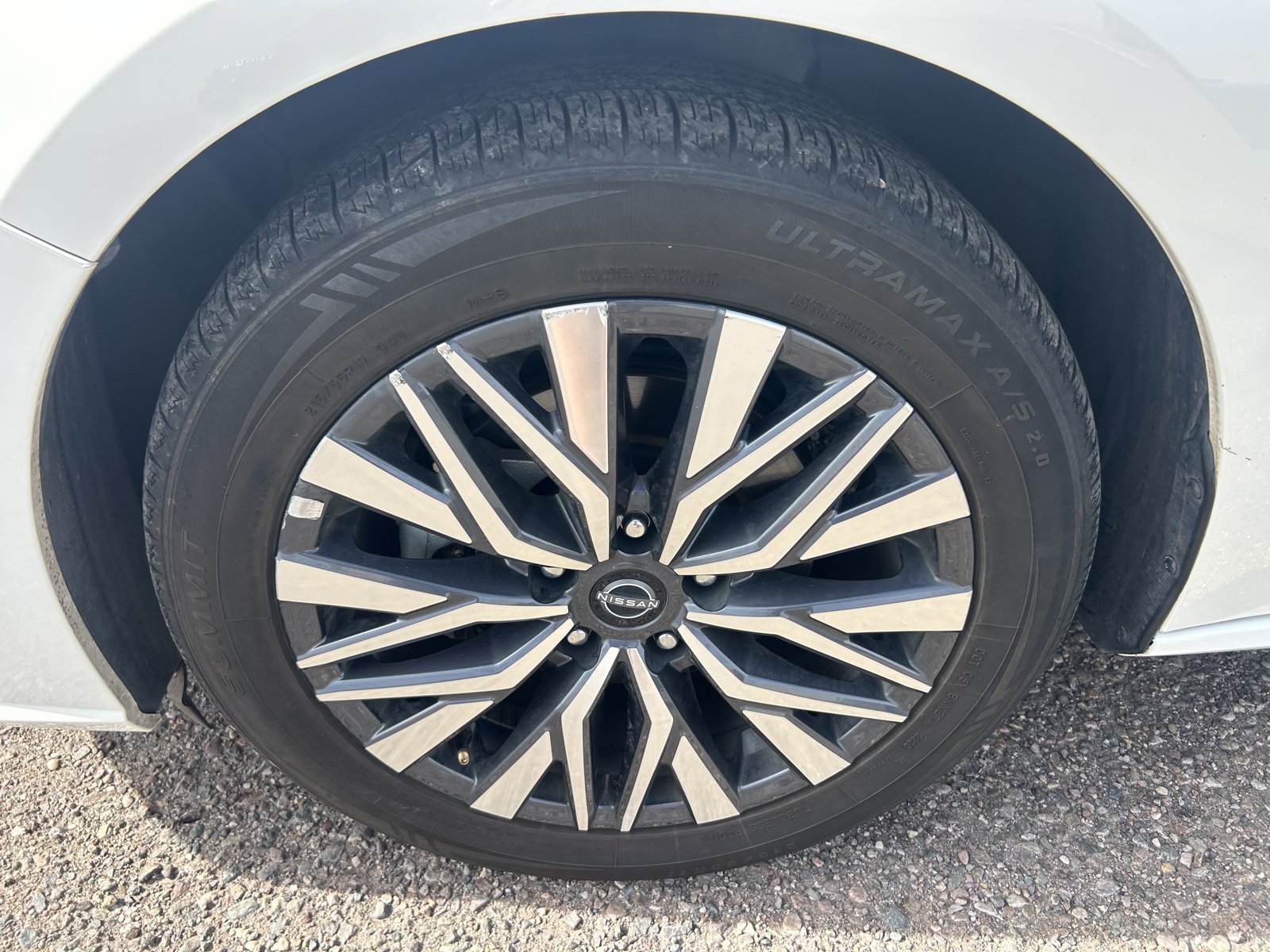 Used 2025 Nissan Altima 2.5 SV AWD/4WD image 9