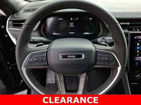 Used 2025 Jeep Grand Cherokee L Limited w/ Black Appearance Package image 19