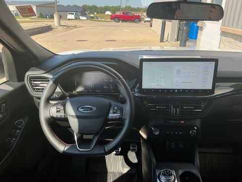 Used 2024 Ford Escape ST-Line w/ Tech Pack #1 AWD/4WD image 10