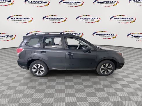 Used 2017 Subaru Forester 2.5i Premium w/ All-Weather Package AWD/4WD image 9