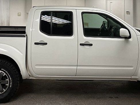 Used 2018 Nissan Frontier PRO-4X image 4