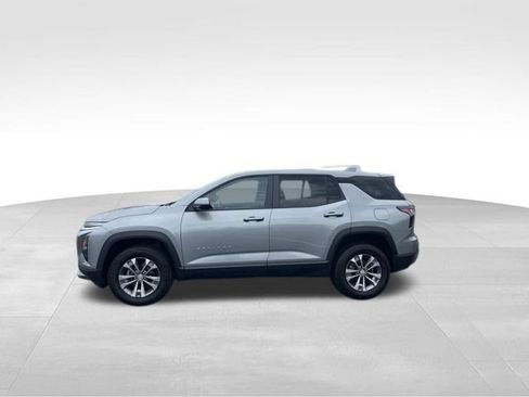 Certified 2025 Chevrolet Equinox LT FWD image 2