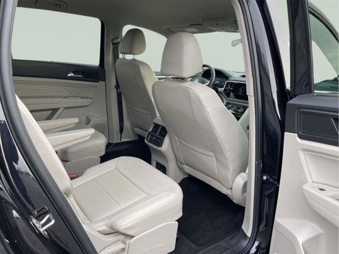 Used 2023 Volkswagen Atlas SE w/ Black Wheel Package image 21