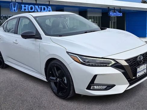 Used 2023 Nissan Sentra SR w/ SR Premium Package image 2