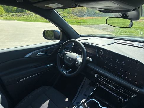 New 2026 Chevrolet Traverse LT w/ Midnight/Sport Edition FWD image 36
